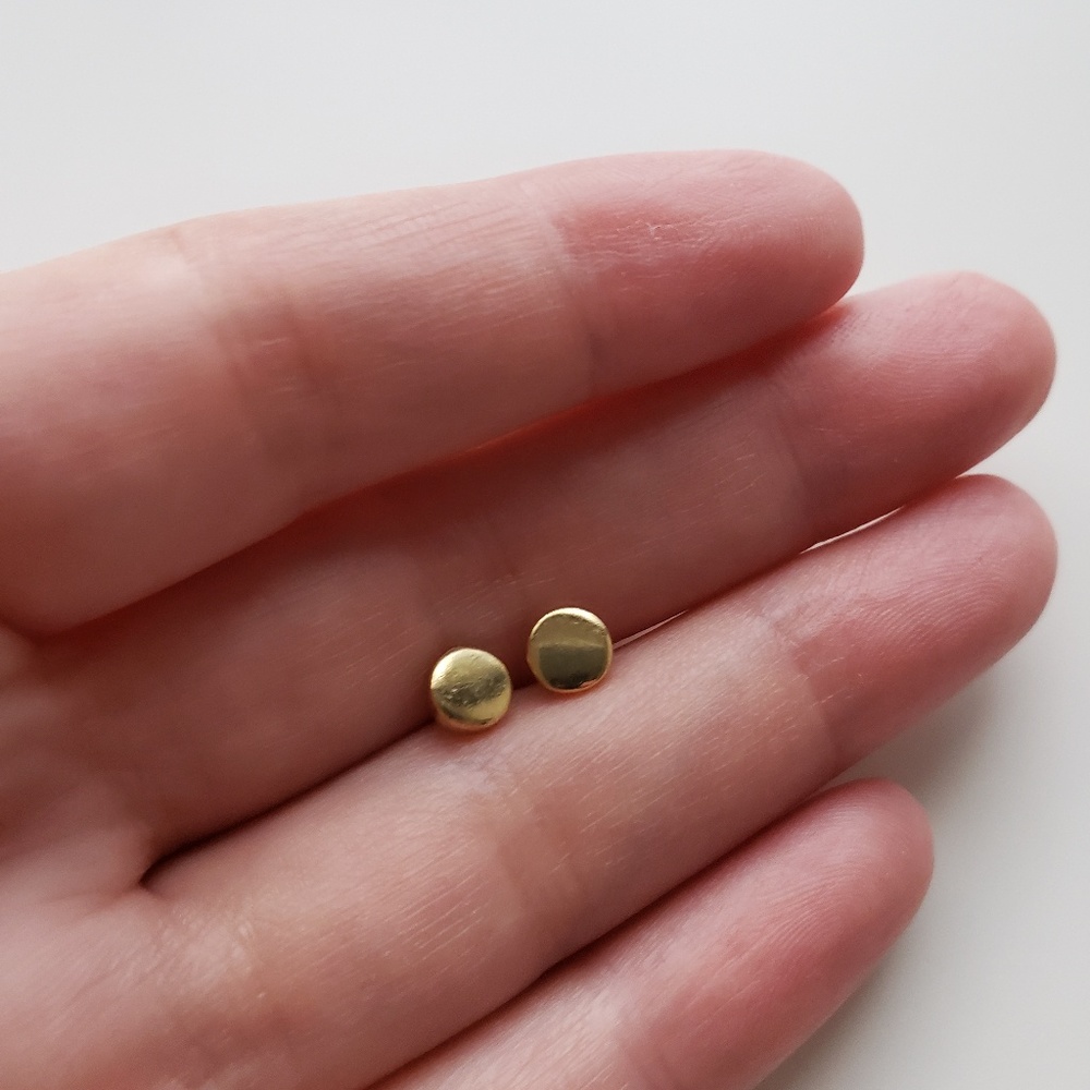 STERLING SILVER • Nail head stud earrings